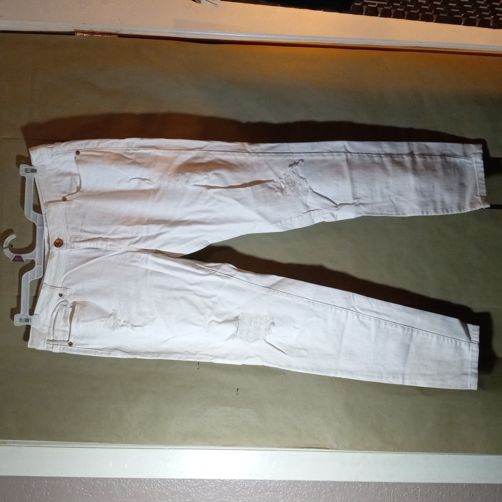 Refuge white distressed jeans size 14